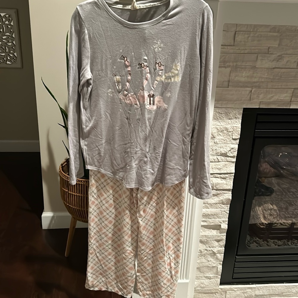 Hue flamingo Christmas pajamas